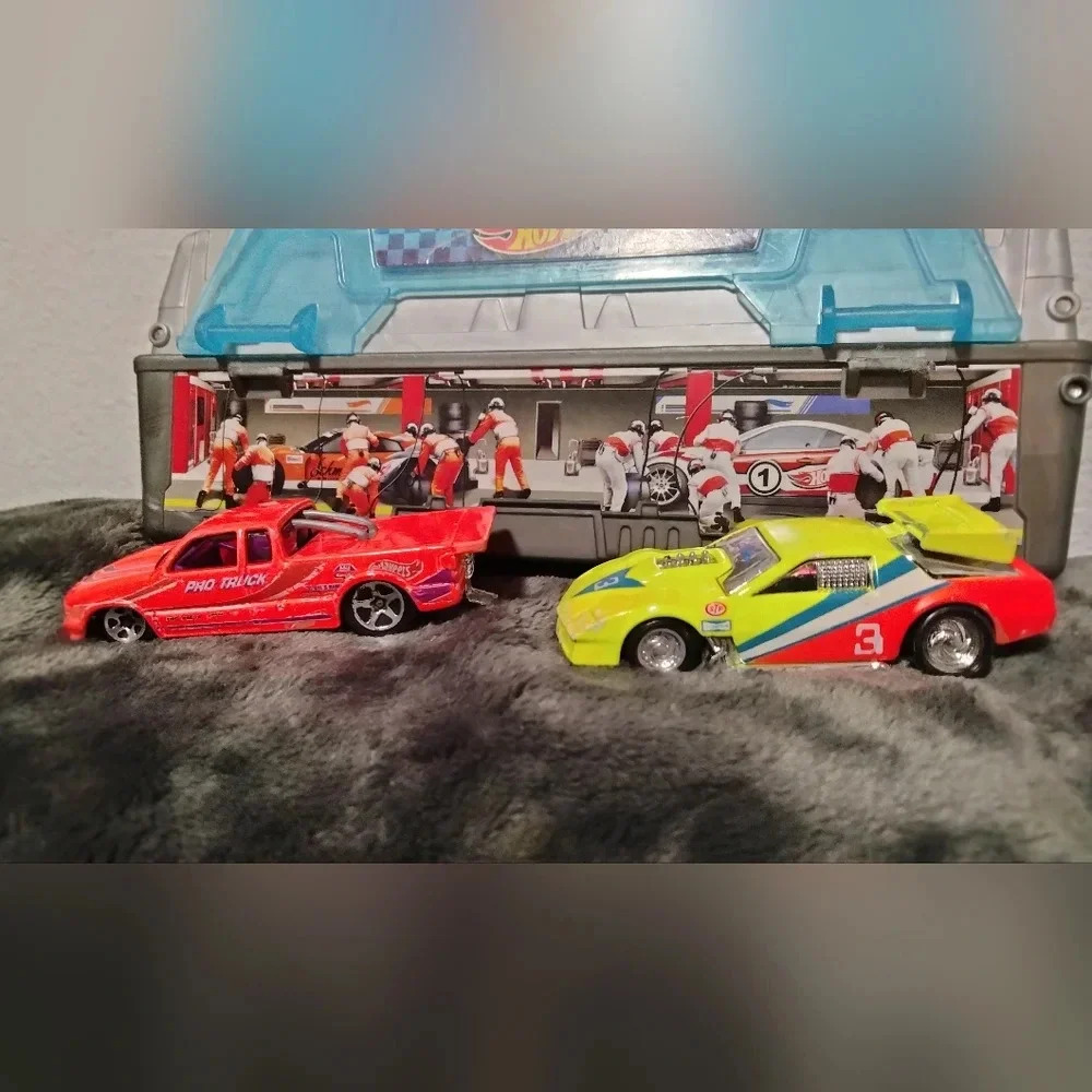 Hotwheels race truck&car bundel
